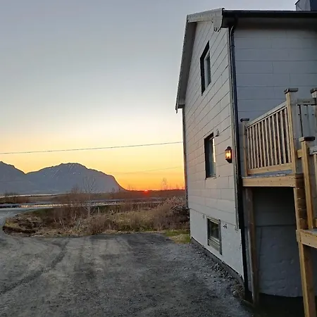 Holiday home Spacious Oceanfront House In The Heart Of Lofoten Lyngedal