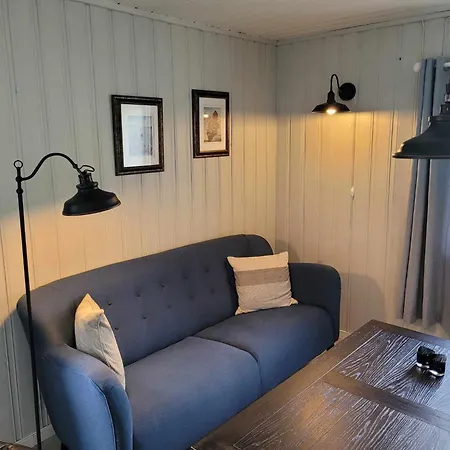 Spacious Oceanfront House In The Heart Of Lofoten