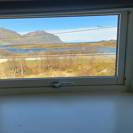 Spacious Oceanfront House In The Heart Of Lofoten