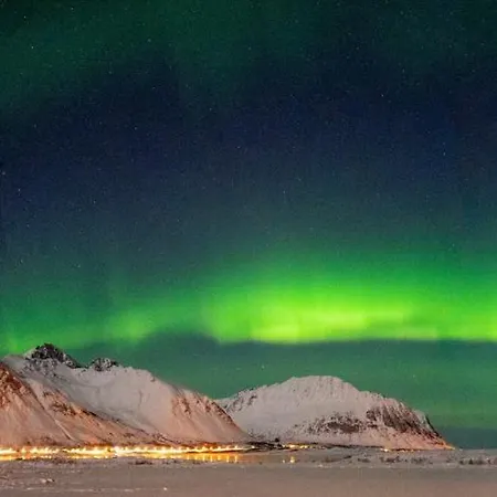 Spacious Oceanfront House In The Heart Of Lofoten