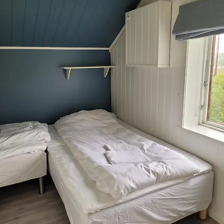 Spacious Oceanfront House In The Heart Of Lofoten Holiday home Lyngedal