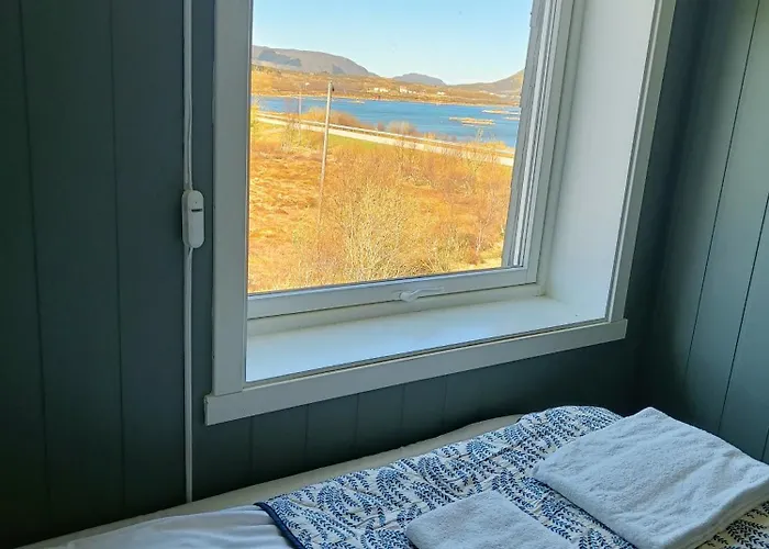 Spacious Oceanfront House In The Heart Of Lofoten Hébergement de vacances Lyngedal