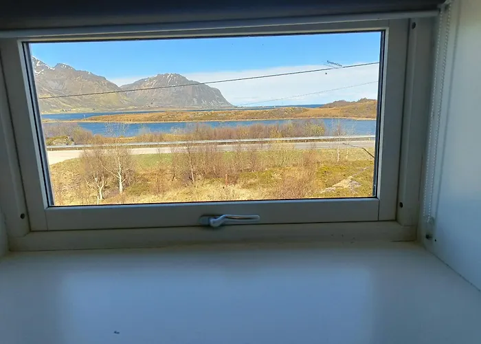 Spacious Oceanfront House In The Heart Of Lofoten