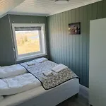 Spacious Oceanfront House In The Heart Of Lofoten Lyngedal