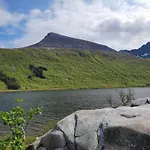 Nyaraló Spacious Oceanfront House In The Heart Of Lofoten