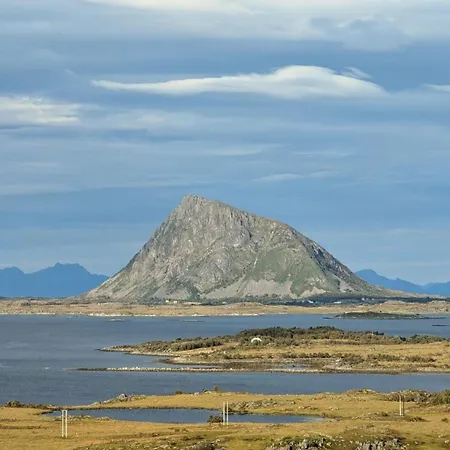 Spacious Oceanfront House In The Heart Of Lofoten Дом отдыха Lyngedal