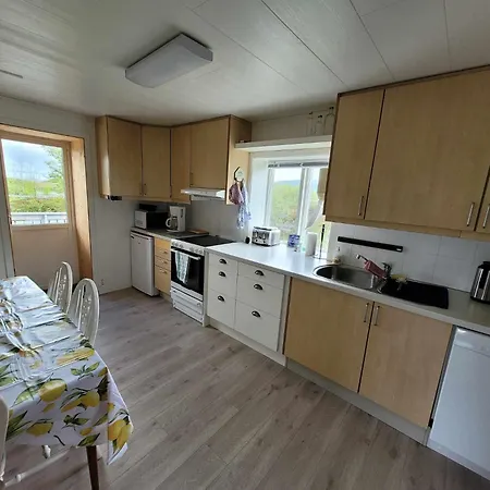 Spacious Oceanfront House In The Heart Of Lofoten Дом отдыха