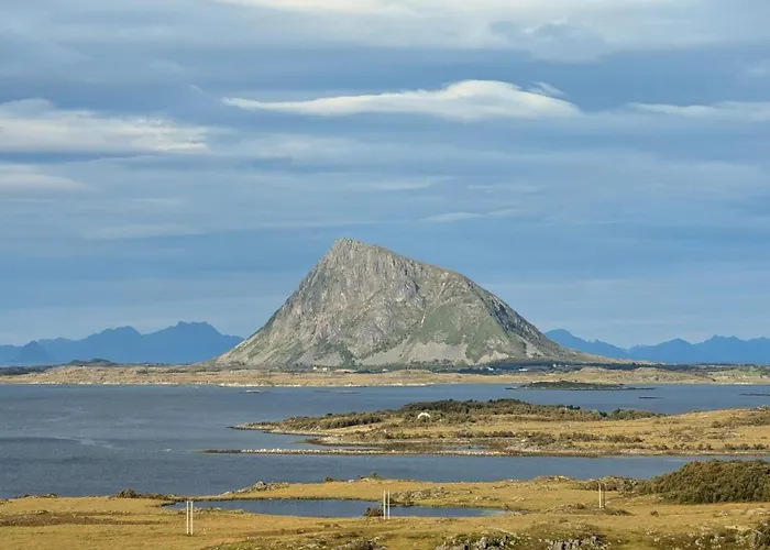 Spacious Oceanfront House In The Heart Of Lofoten Дом отдыха Lyngedal