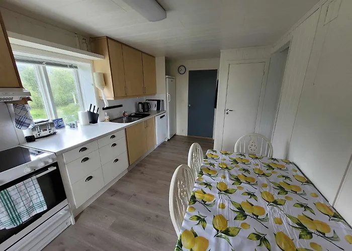 Дом отдыха Spacious Oceanfront House In The Heart Of Lofoten