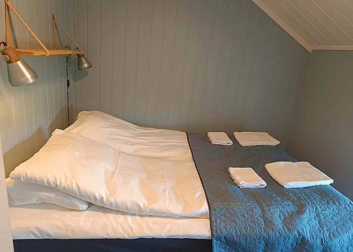 Spacious Oceanfront House In The Heart Of Lofoten Дом отдыха Lyngedal