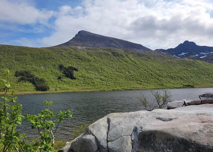 Дом отдыха Spacious Oceanfront House In The Heart Of Lofoten