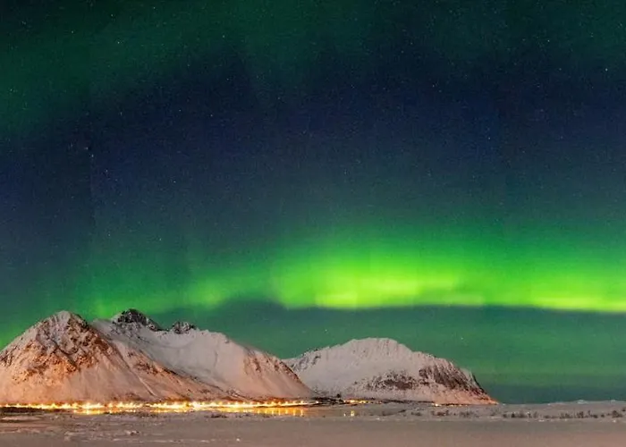 Дом отдыха Spacious Oceanfront House In The Heart Of Lofoten Lyngedal